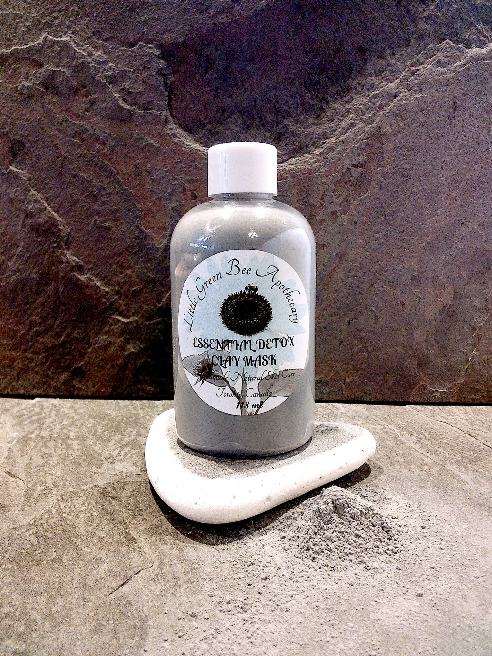 ESSENTIAL DETOX CLAY MASK